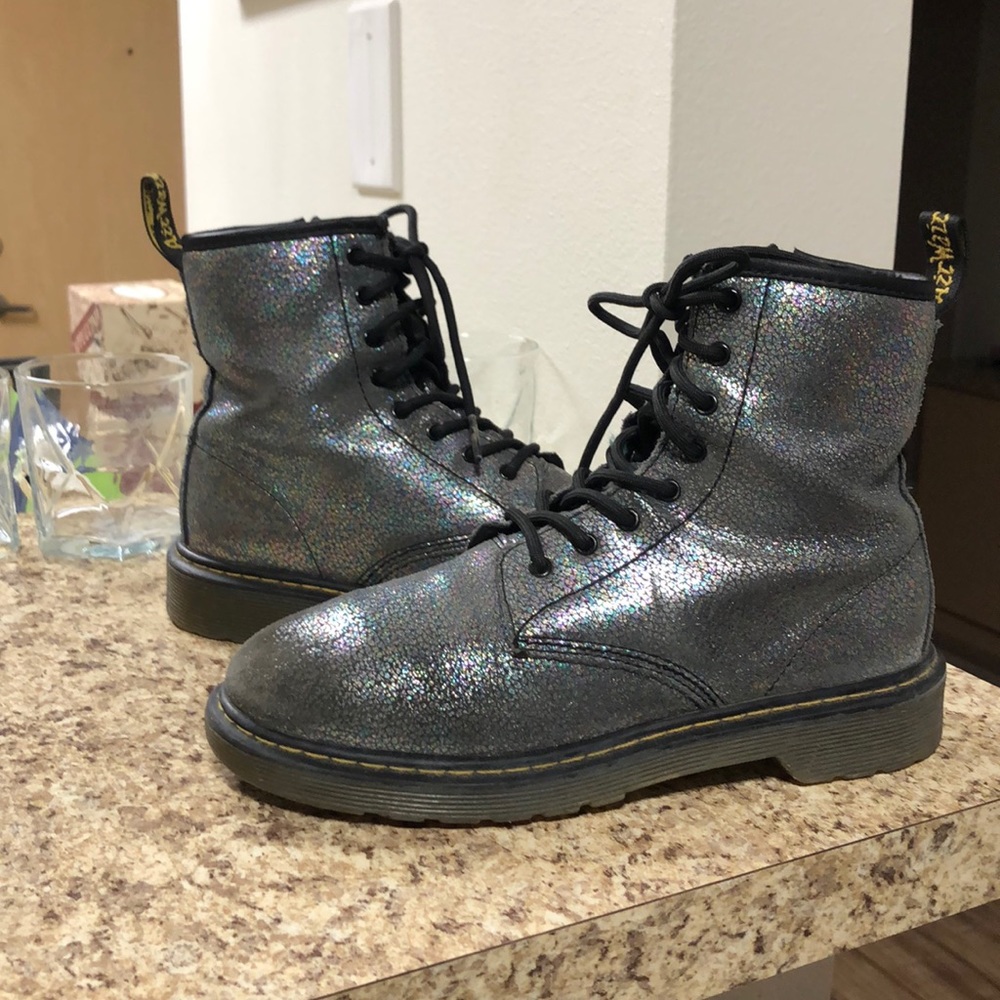 $190 RETAIL LTD DR. MARTENS